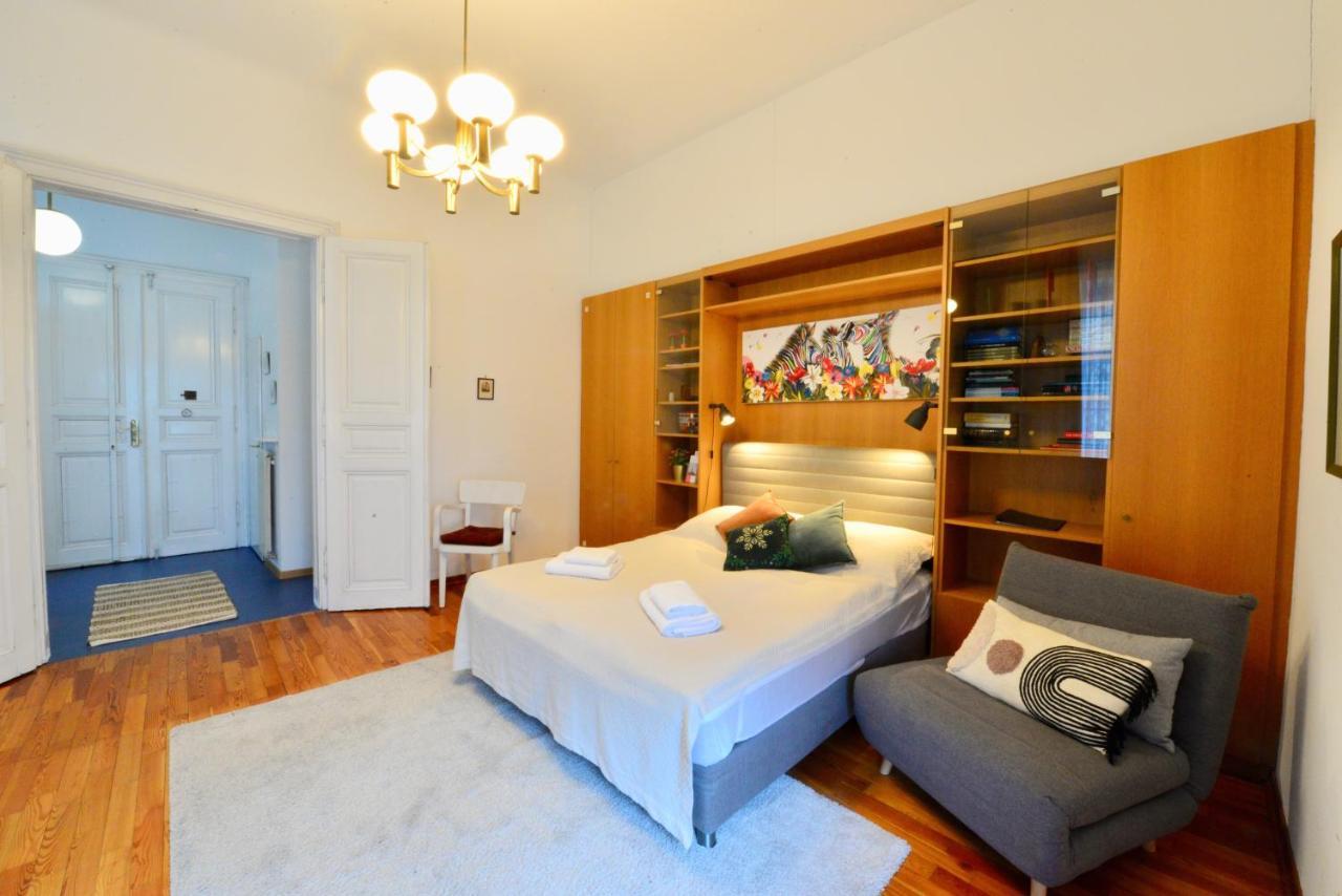 Charming With Balcony In Hip & Trendy Margareten Wina Bagian luar foto
